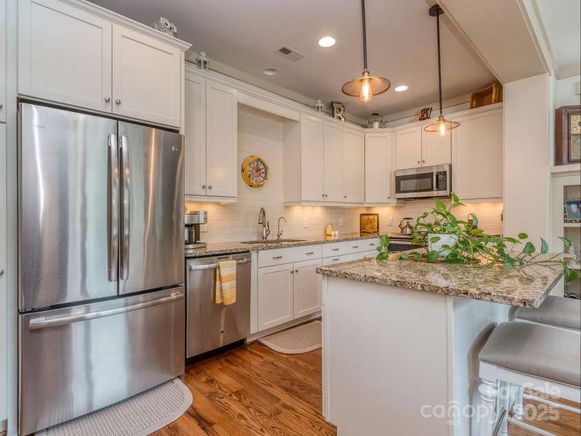 18321 Rosapenny Road, Charlotte, NC 28278.  MLS# CAR4290761, YatesRealty ID 31541. 