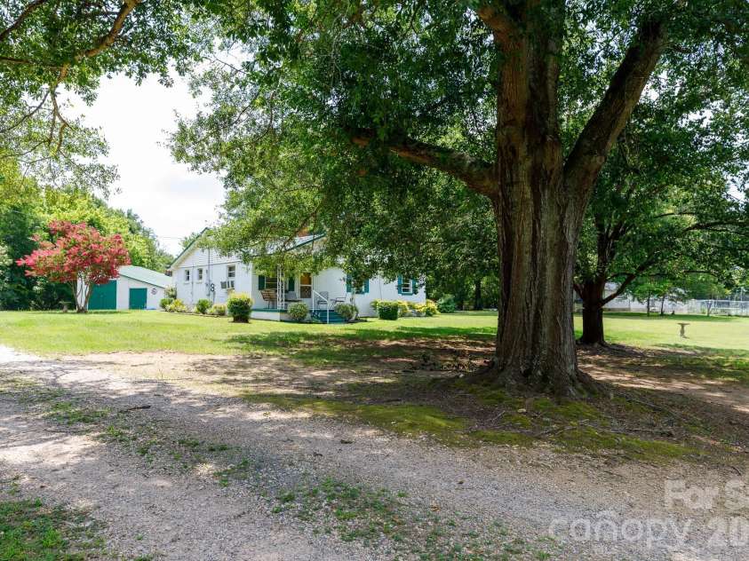 785 Hawthorne Road, Chester, SC 29706.  MLS# CAR4395060, YatesRealty ID 31542. 