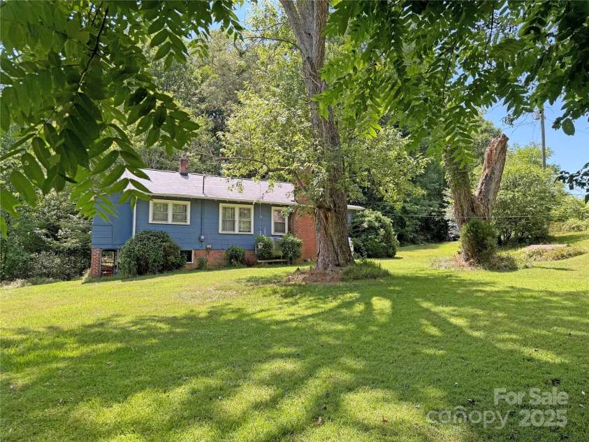 101 Eller Ford Road, Weaverville, NC 28787.  MLS# CAR4287431, YatesRealty ID 31543. 