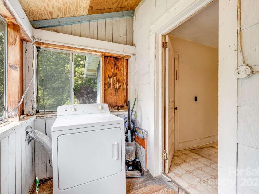 101 Eller Ford Road, Weaverville, NC 28787.  MLS# CAR4287431, YatesRealty ID 31543. 