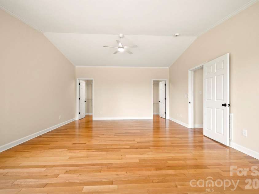 5732 Nc 9 Highway, Tryon, NC 28782.  MLS# CAR4395591, YatesRealty ID 31544. Main bedroom 21'4x15'6