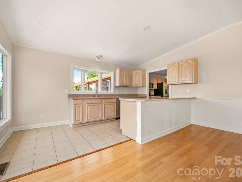 5732 Nc 9 Highway, Tryon, NC 28782.  MLS# CAR4395591, YatesRealty ID 31544. Prep kitchen