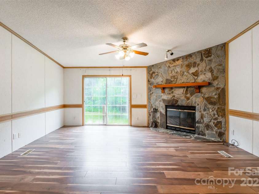 128 Scroggs Cemetery Road, Statesville, NC 28677.  MLS# CAR4284452, YatesRealty ID 31546. 