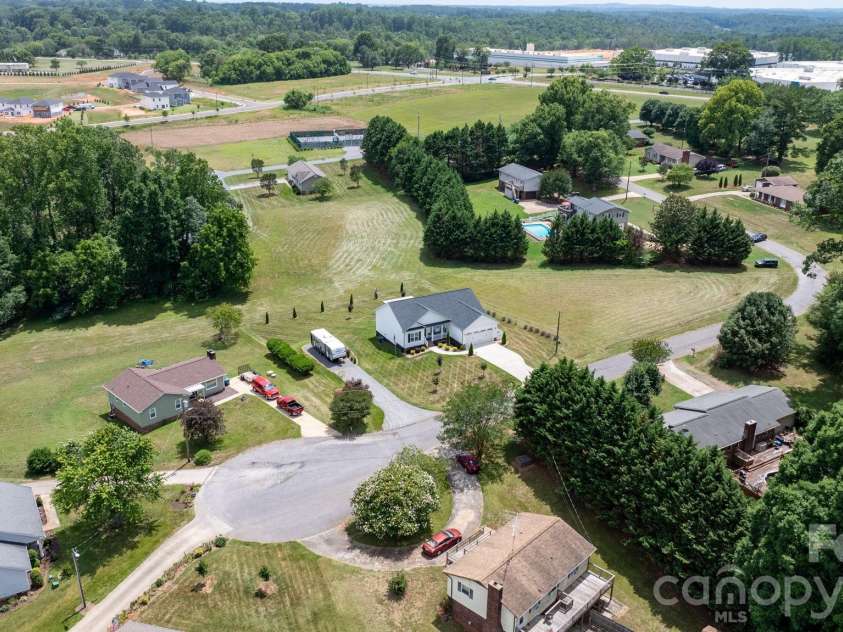 2026 Crestdale Lane, Newton, NC 28658.  MLS# CAR4395629, YatesRealty ID 31546. 