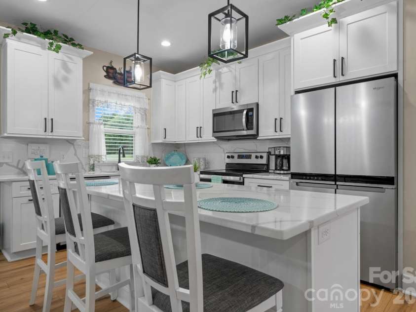 2026 Crestdale Lane, Newton, NC 28658.  MLS# CAR4395629, YatesRealty ID 31546. Kitchen