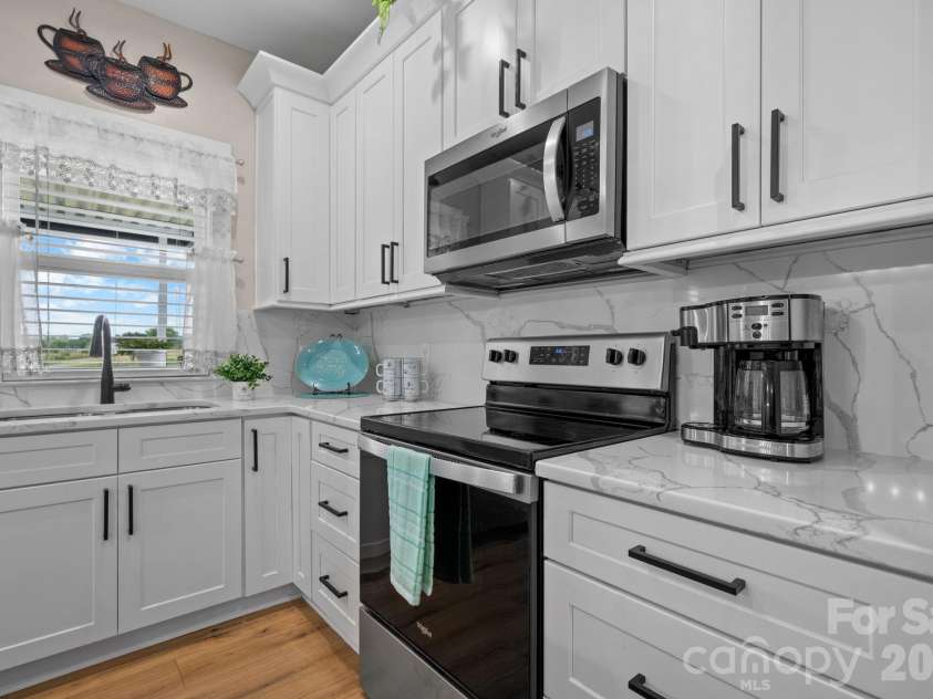 2026 Crestdale Lane, Newton, NC 28658.  MLS# CAR4395629, YatesRealty ID 31546. Kitchen