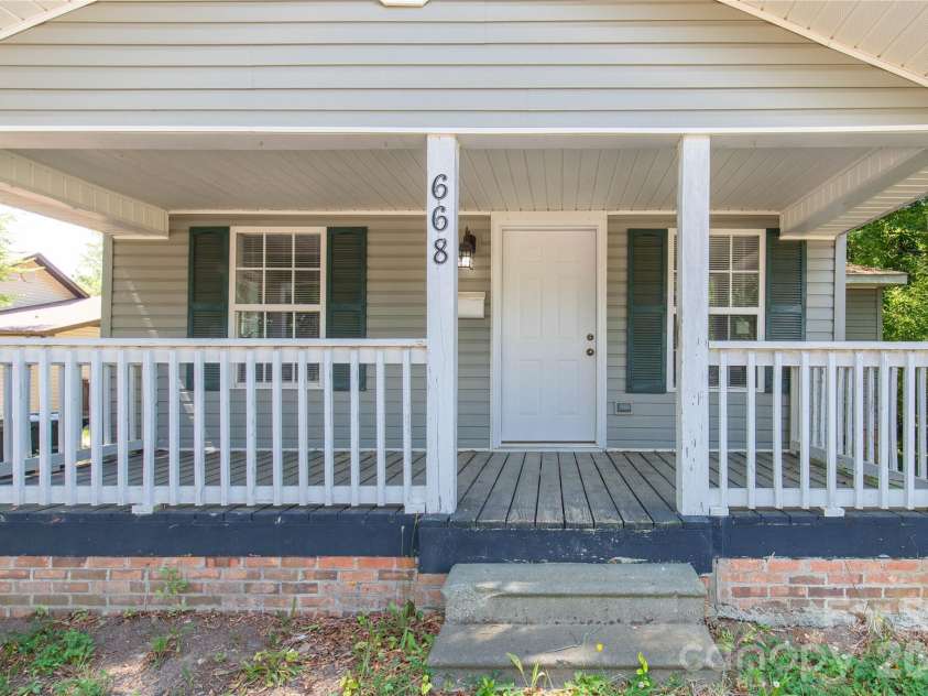 668 Izard Street, Rock Hill, SC 29730.  MLS# CAR4395294, YatesRealty ID 31547. 