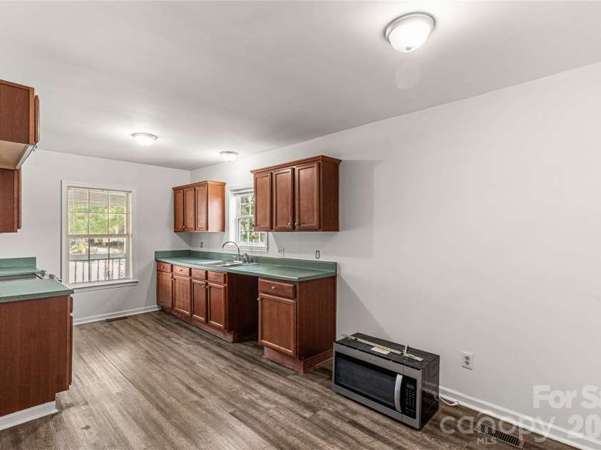 668 Izard Street, Rock Hill, SC 29730.  MLS# CAR4395294, YatesRealty ID 31547. 