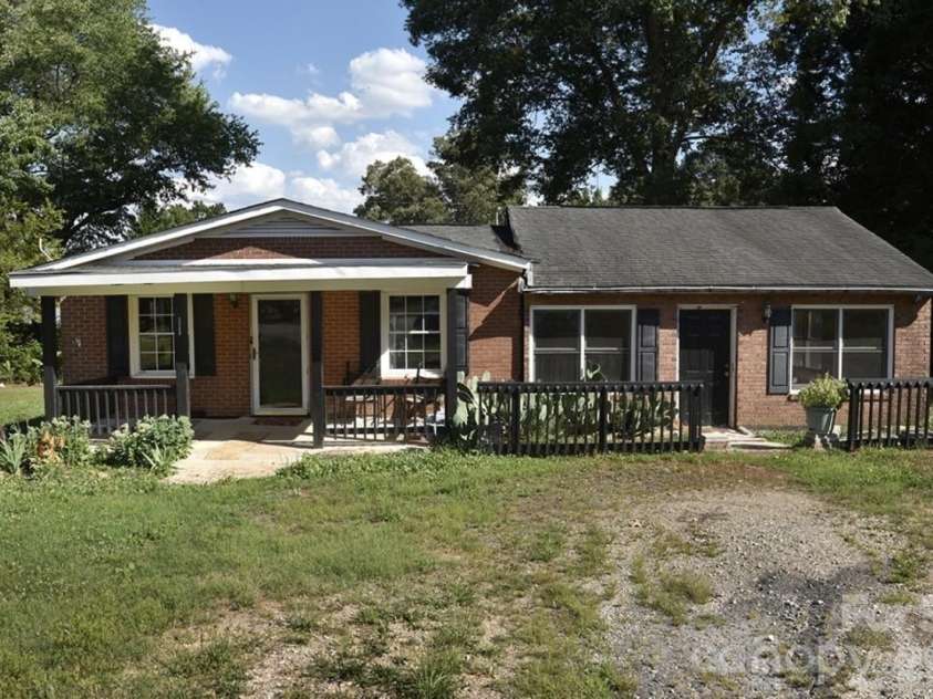 3560 Dogwood Court, Salisbury, NC 28144.  MLS# CAR4395533, YatesRealty ID 31548. 