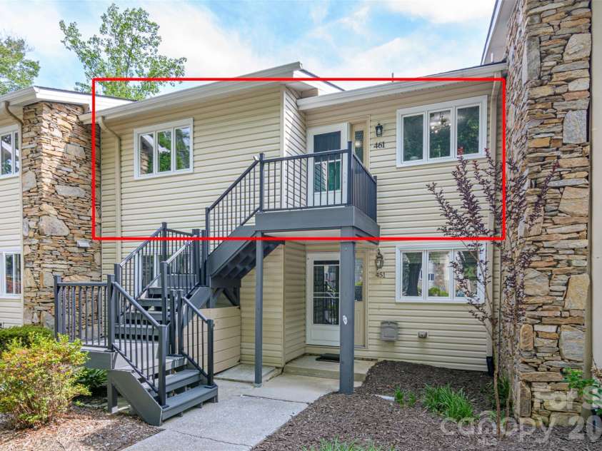 461 Britton Creek Drive, Hendersonville, NC 28791.  MLS# CAR4395231, YatesRealty ID 31549. 