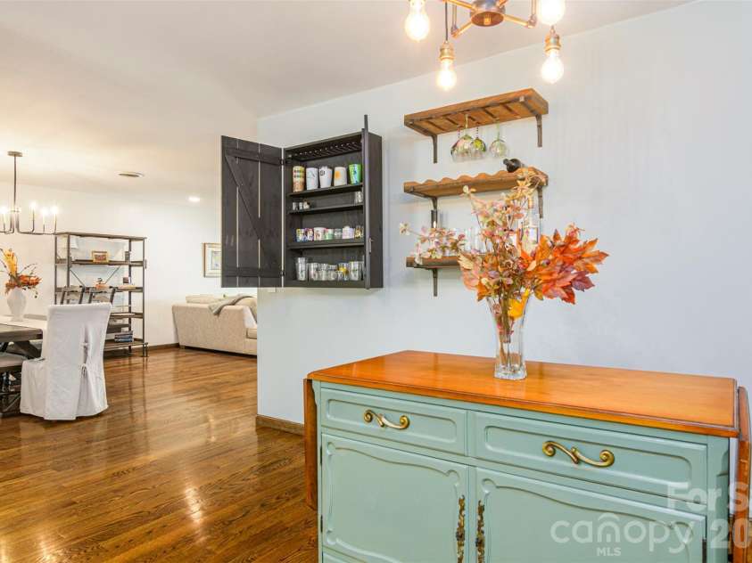 461 Britton Creek Drive, Hendersonville, NC 28791.  MLS# CAR4395231, YatesRealty ID 31549. 