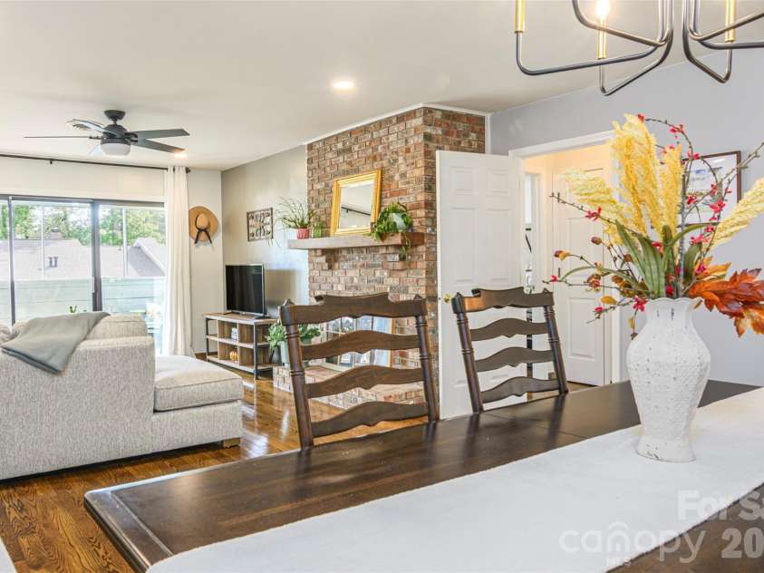 461 Britton Creek Drive, Hendersonville, NC 28791.  MLS# CAR4395231, YatesRealty ID 31549. 