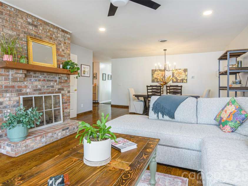 461 Britton Creek Drive, Hendersonville, NC 28791.  MLS# CAR4395231, YatesRealty ID 31549. 