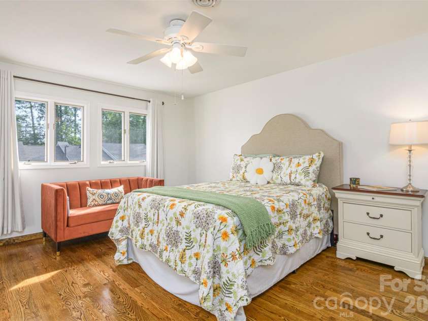 461 Britton Creek Drive, Hendersonville, NC 28791.  MLS# CAR4395231, YatesRealty ID 31549. 