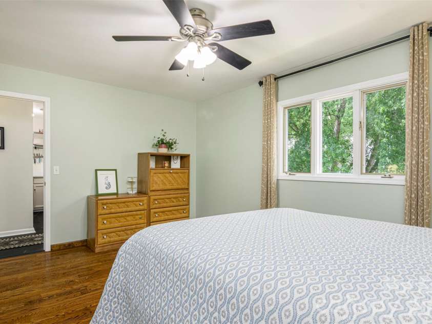 461 Britton Creek Drive, Hendersonville, NC 28791.  MLS# CAR4395231, YatesRealty ID 31549. 