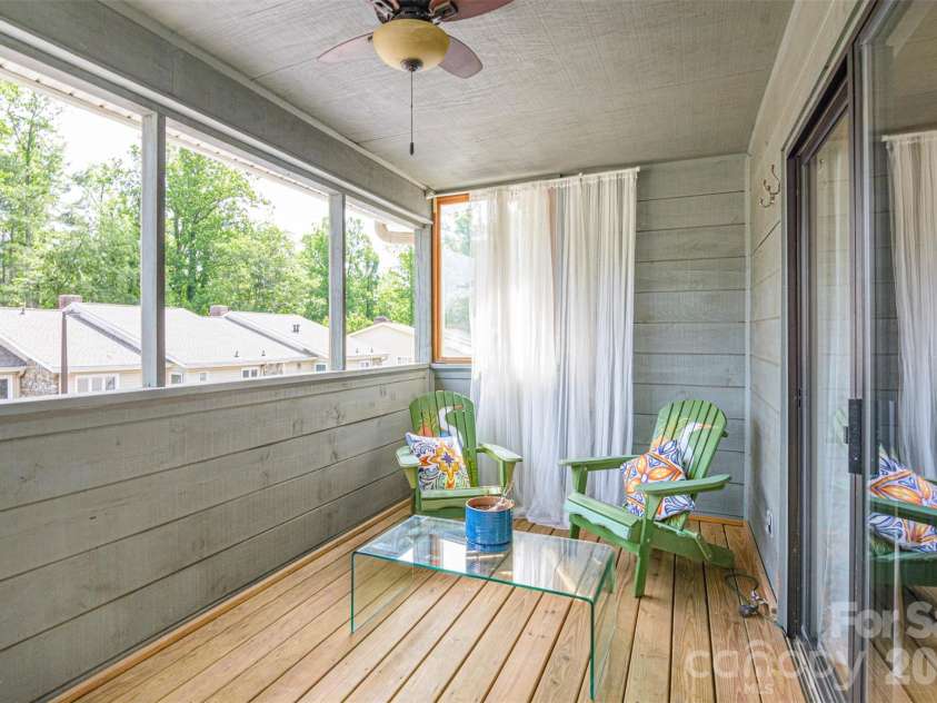 461 Britton Creek Drive, Hendersonville, NC 28791.  MLS# CAR4395231, YatesRealty ID 31549. 