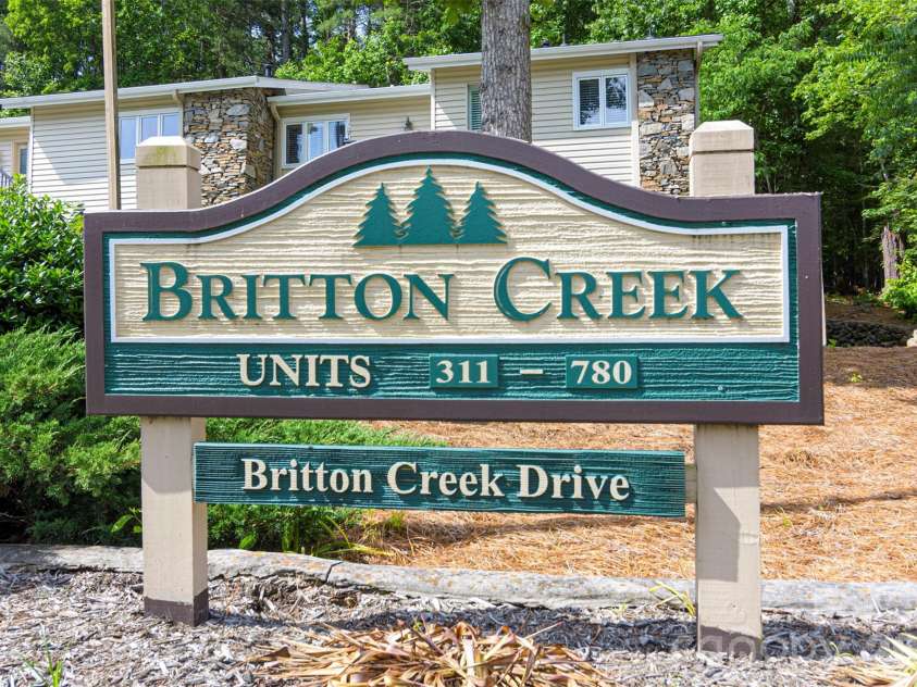 461 Britton Creek Drive, Hendersonville, NC 28791.  MLS# CAR4395231, YatesRealty ID 31549. 