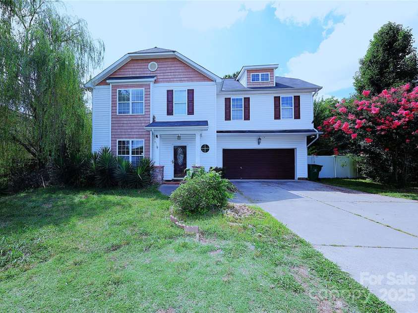 9718 E W T HARRIS Boulevard, Charlotte, NC 28227.  MLS# CAR4280306, YatesRealty ID 31549. 