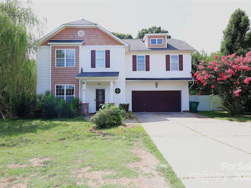 9718 E W T HARRIS Boulevard, Charlotte, NC 28227.  MLS# CAR4280306, YatesRealty ID 31549. 