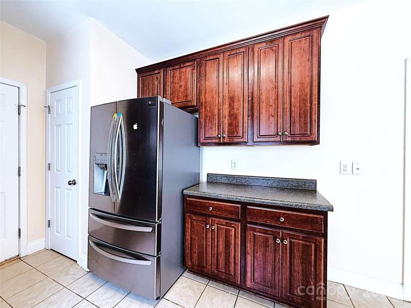 9718 E W T HARRIS Boulevard, Charlotte, NC 28227.  MLS# CAR4280306, YatesRealty ID 31549. 