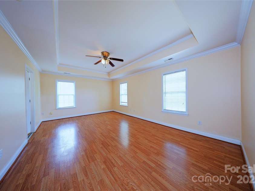 9718 E W T HARRIS Boulevard, Charlotte, NC 28227.  MLS# CAR4280306, YatesRealty ID 31549. 