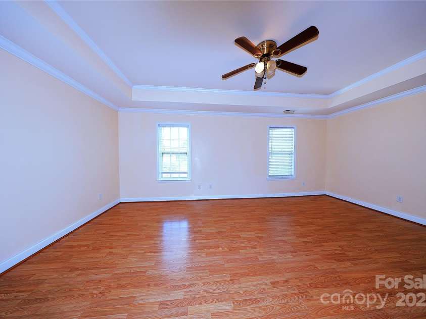9718 E W T HARRIS Boulevard, Charlotte, NC 28227.  MLS# CAR4280306, YatesRealty ID 31549. 