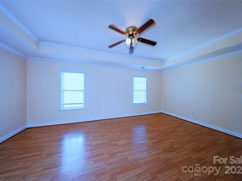 9718 E W T HARRIS Boulevard, Charlotte, NC 28227.  MLS# CAR4280306, YatesRealty ID 31549. 