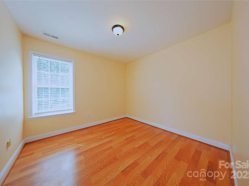 9718 E W T HARRIS Boulevard, Charlotte, NC 28227.  MLS# CAR4280306, YatesRealty ID 31549. 