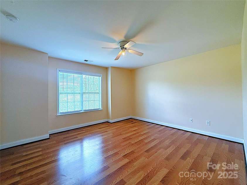 9718 E W T HARRIS Boulevard, Charlotte, NC 28227.  MLS# CAR4280306, YatesRealty ID 31549. 