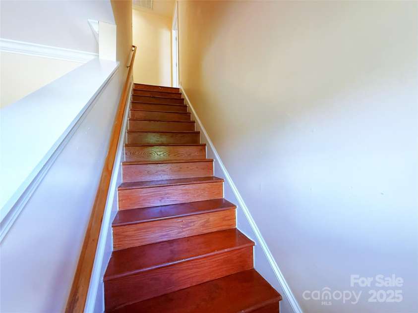 9718 E W T HARRIS Boulevard, Charlotte, NC 28227.  MLS# CAR4280306, YatesRealty ID 31549. 
