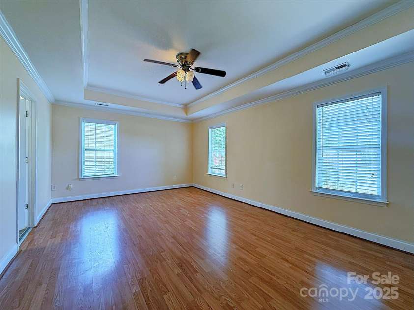 9718 E W T HARRIS Boulevard, Charlotte, NC 28227.  MLS# CAR4280306, YatesRealty ID 31549. 