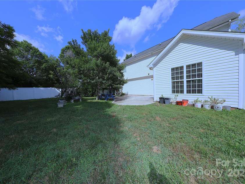 9718 E W T HARRIS Boulevard, Charlotte, NC 28227.  MLS# CAR4280306, YatesRealty ID 31549. 