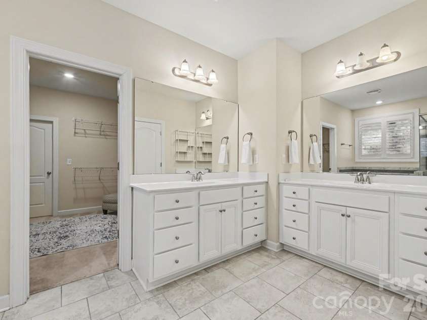 127 Smithfield Drive, Charlotte, NC 28270.  MLS# CAR4353148, YatesRealty ID 3155. 
