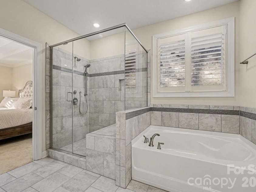 127 Smithfield Drive, Charlotte, NC 28270.  MLS# CAR4353148, YatesRealty ID 3155. 