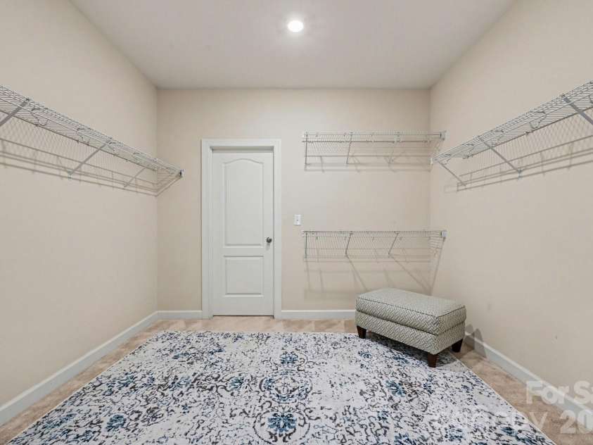 127 Smithfield Drive, Charlotte, NC 28270.  MLS# CAR4353148, YatesRealty ID 3155. 
