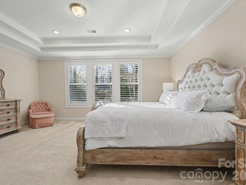 127 Smithfield Drive, Charlotte, NC 28270.  MLS# CAR4353148, YatesRealty ID 3155. 