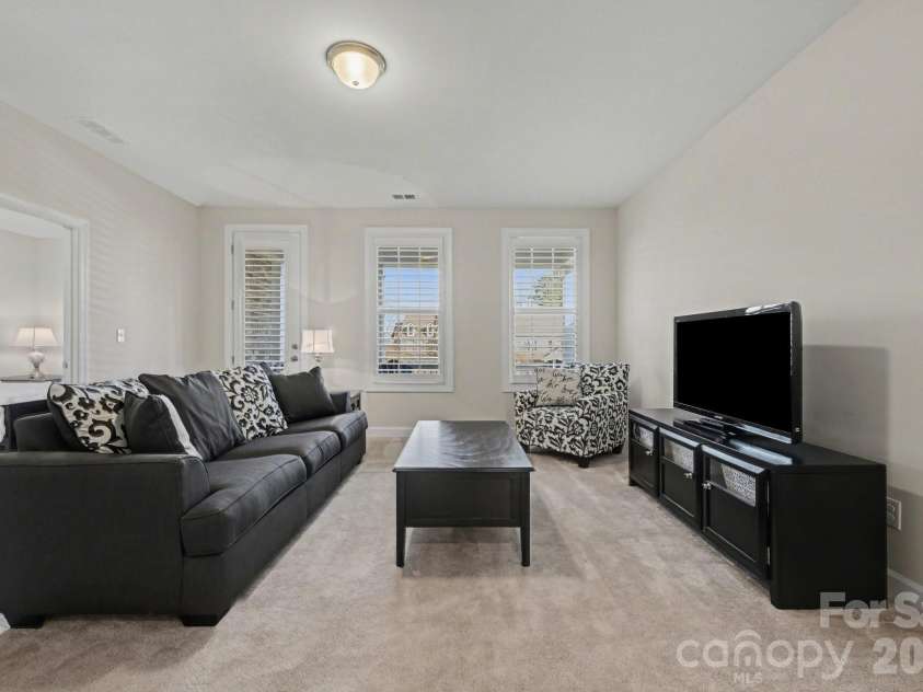 127 Smithfield Drive, Charlotte, NC 28270.  MLS# CAR4353148, YatesRealty ID 3155. 