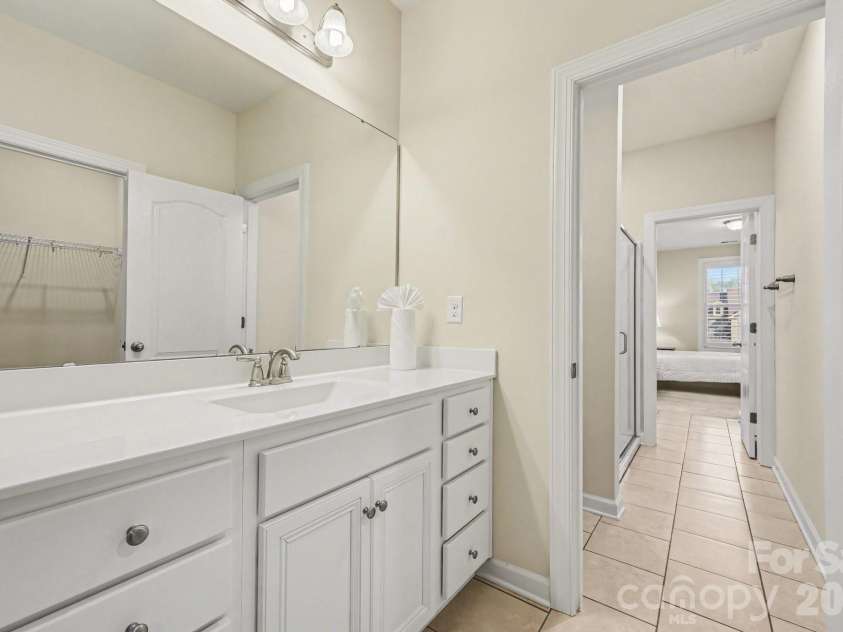 127 Smithfield Drive, Charlotte, NC 28270.  MLS# CAR4353148, YatesRealty ID 3155. 