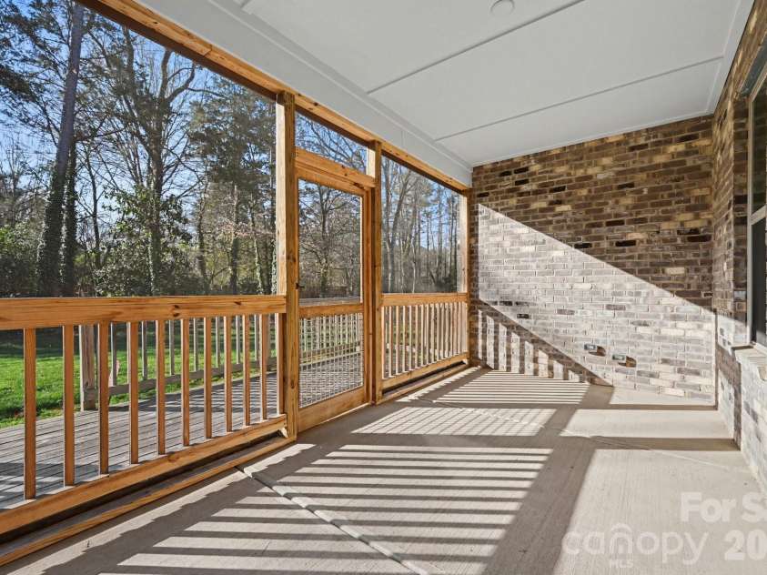 127 Smithfield Drive, Charlotte, NC 28270.  MLS# CAR4353148, YatesRealty ID 3155. 