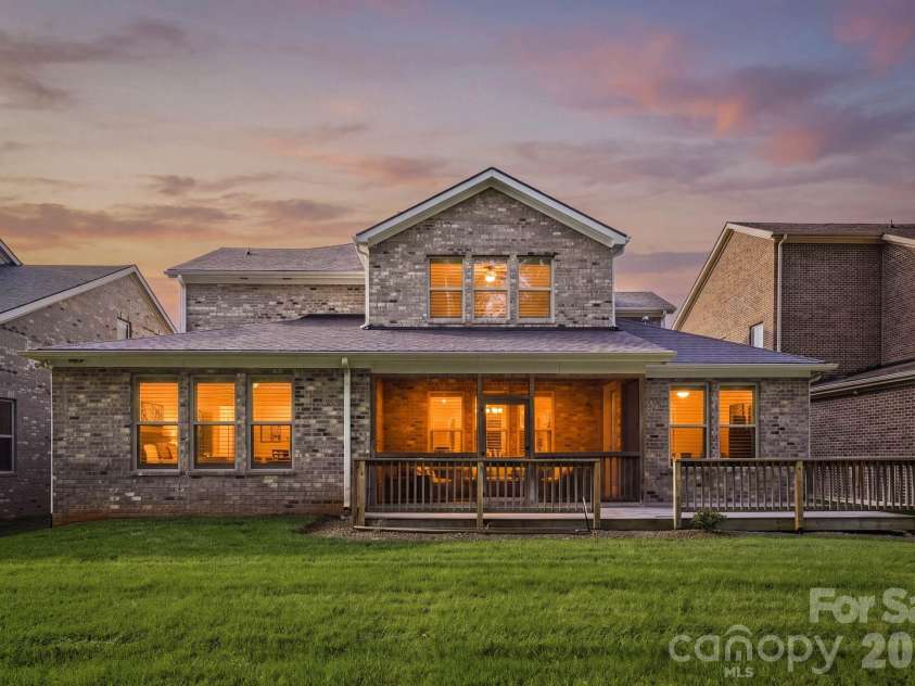 127 Smithfield Drive, Charlotte, NC 28270.  MLS# CAR4414064, YatesRealty ID 3155. 