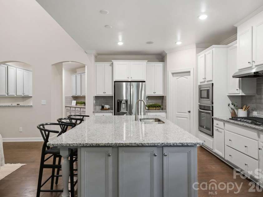 127 Smithfield Drive, Charlotte, NC 28270.  MLS# CAR4414064, YatesRealty ID 3155. 