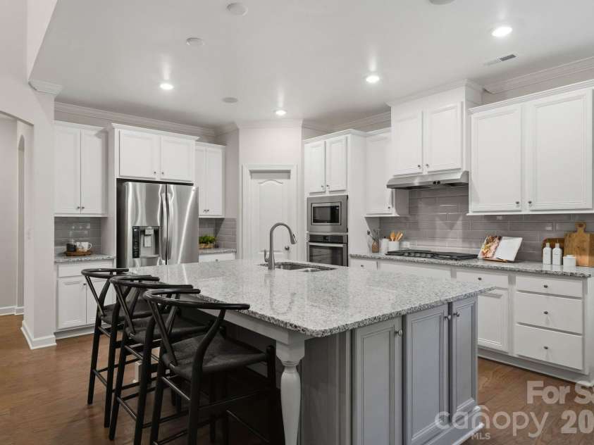 127 Smithfield Drive, Charlotte, NC 28270.  MLS# CAR4414064, YatesRealty ID 3155. 