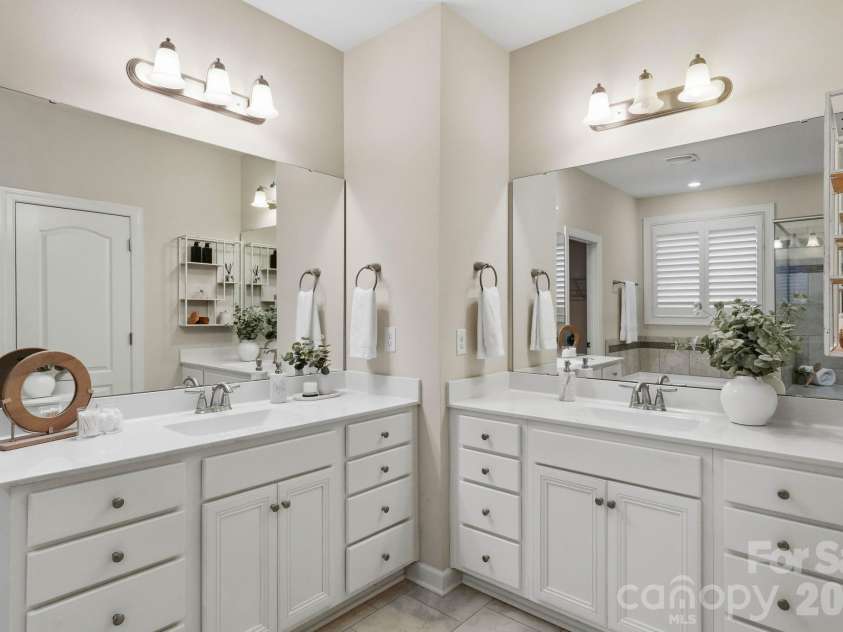 127 Smithfield Drive, Charlotte, NC 28270.  MLS# CAR4414064, YatesRealty ID 3155. 