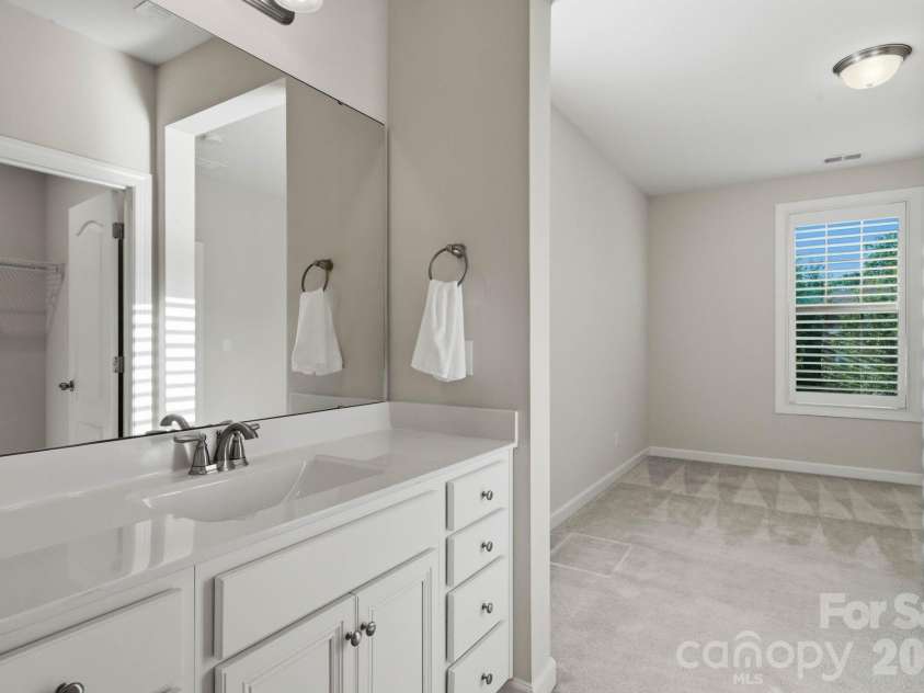 127 Smithfield Drive, Charlotte, NC 28270.  MLS# CAR4414064, YatesRealty ID 3155. 