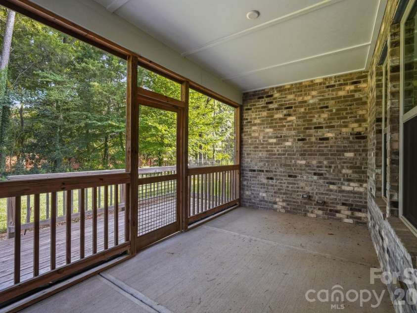 127 Smithfield Drive, Charlotte, NC 28270.  MLS# CAR4414064, YatesRealty ID 3155. 