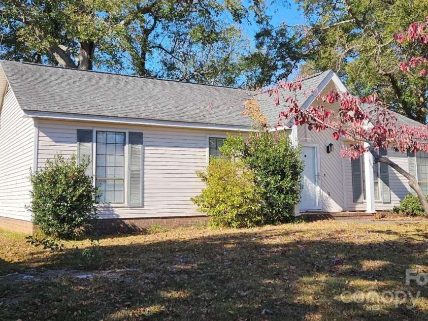 526 Hillcrest Drive, North Augusta, SC 29841.  MLS# CAR4326802, YatesRealty ID 3155. 
