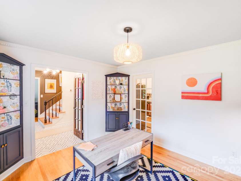 6832 April Lane, Charlotte, NC 28215.  MLS# CAR4289704, YatesRealty ID 31552. 