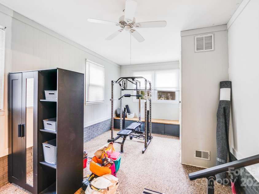 6832 April Lane, Charlotte, NC 28215.  MLS# CAR4289704, YatesRealty ID 31552. 