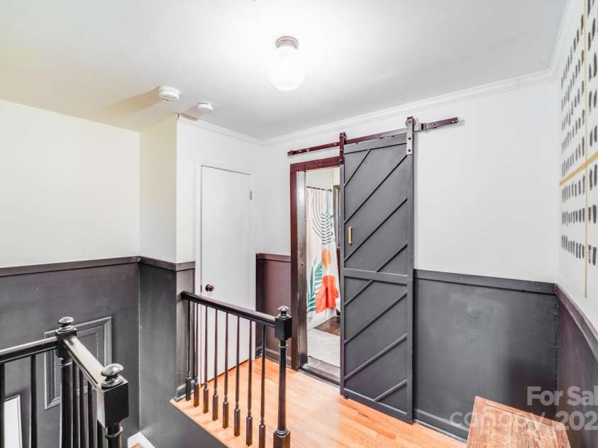 6832 April Lane, Charlotte, NC 28215.  MLS# CAR4289704, YatesRealty ID 31552. 