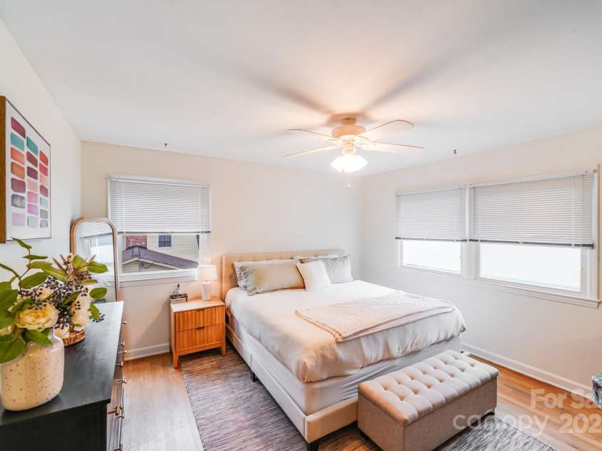 6832 April Lane, Charlotte, NC 28215.  MLS# CAR4289704, YatesRealty ID 31552. 